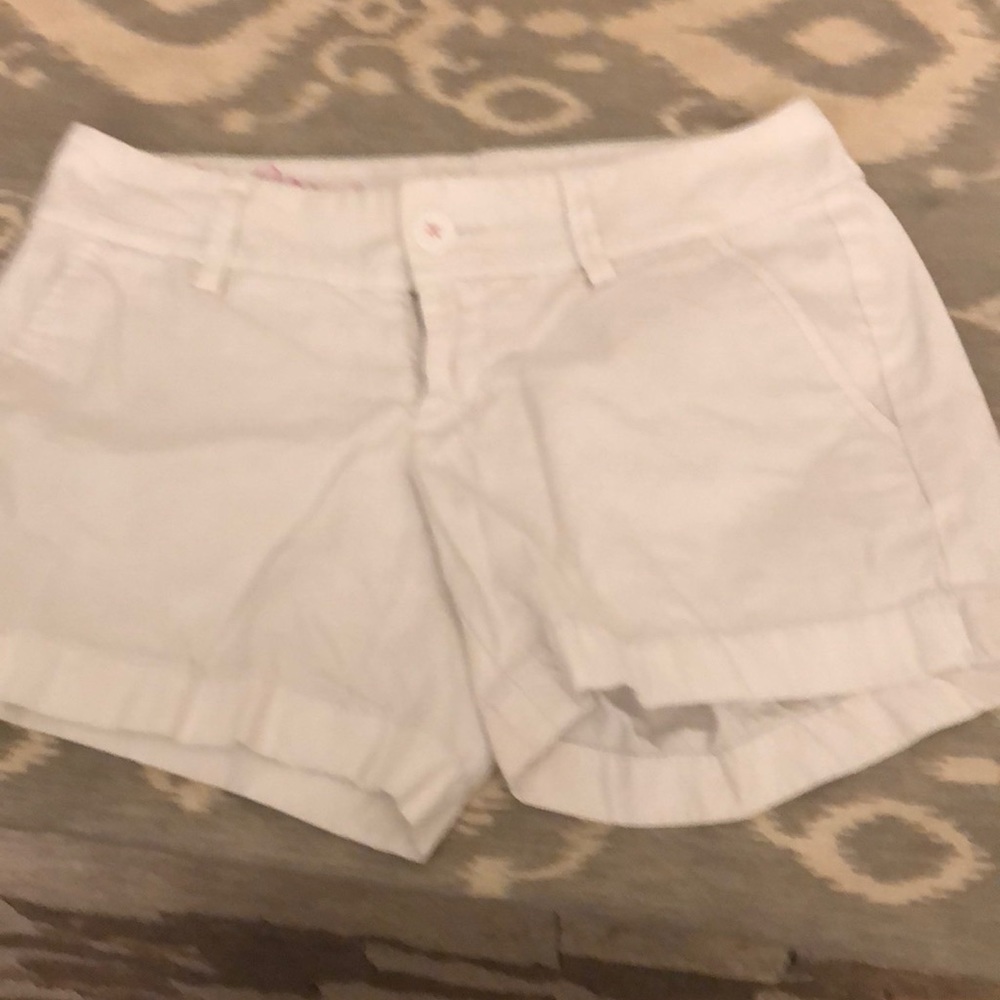 Great condition Lilly Pulitzer white 000 shorts
